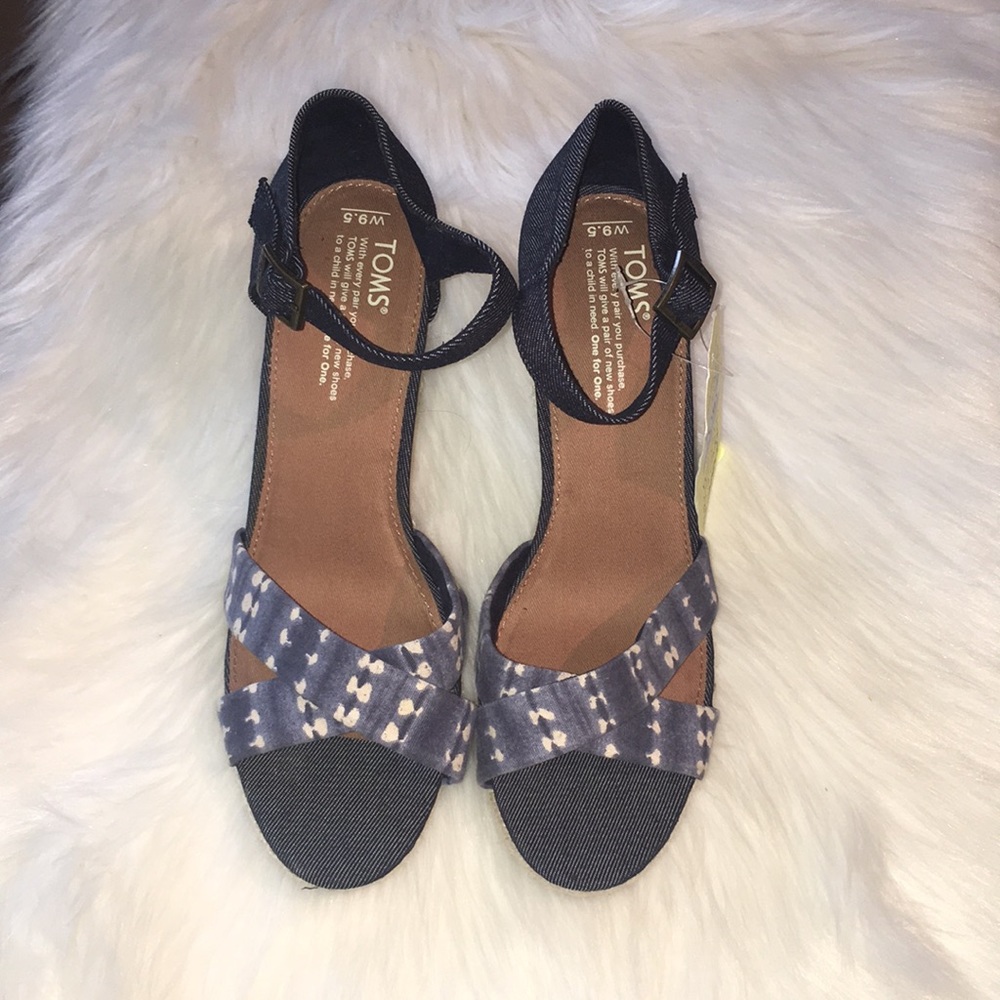 Toms shoes